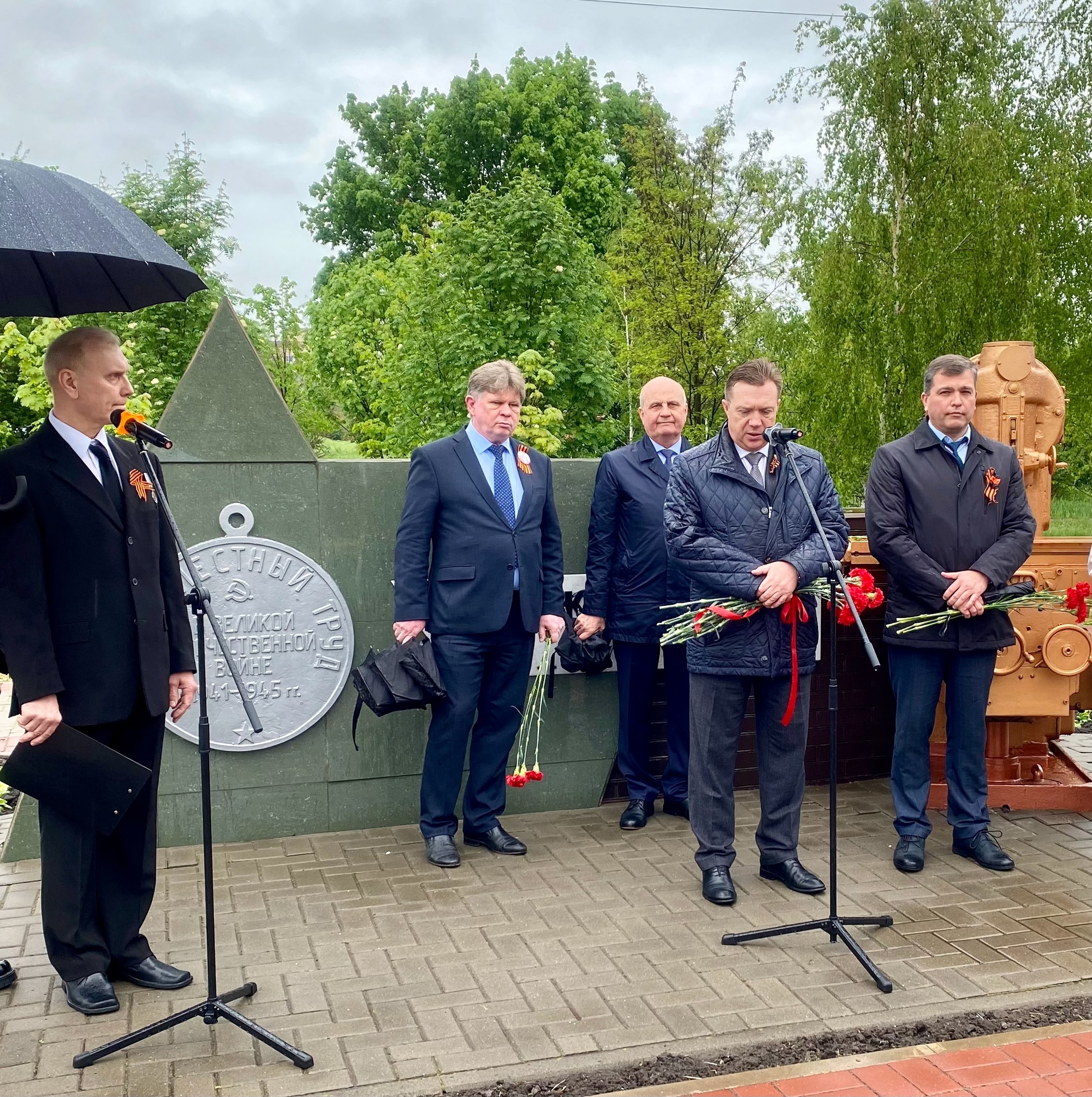 Мы всегда будем благодарны всем ветеранам Великой Отечественной войны, труженикам тыла и медицинским работникам.